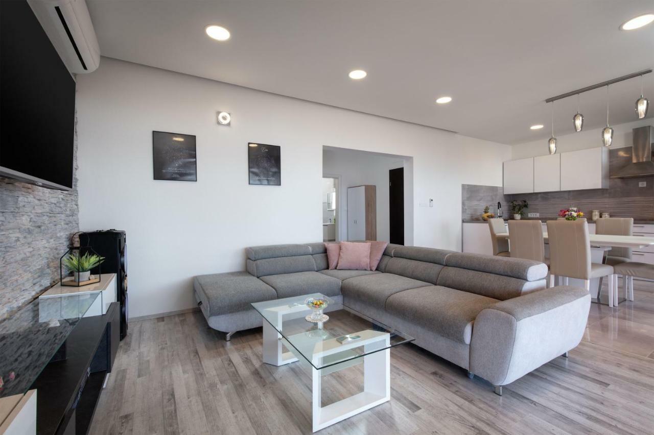 Luxury Nora Apartment Podstrana