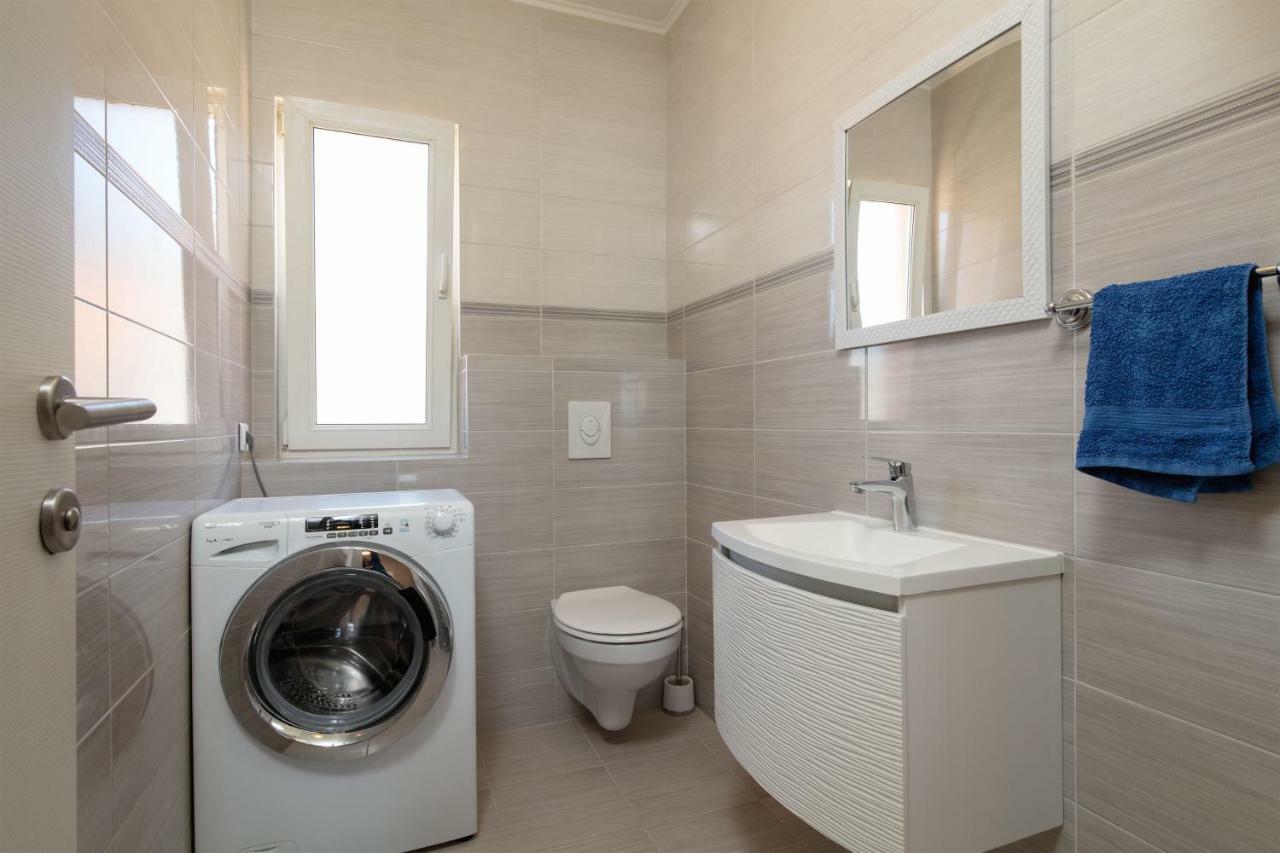 Luxury Nora * Podstrana